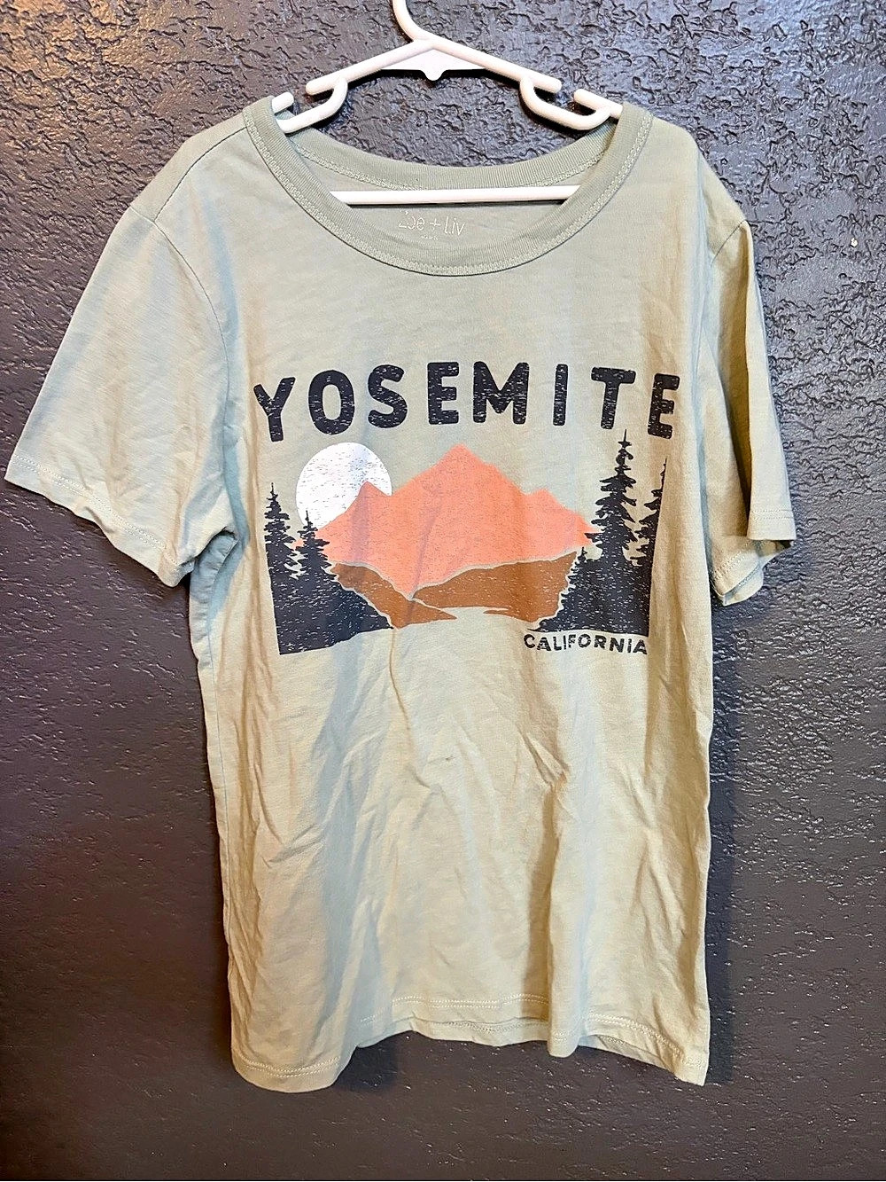 Look + Live Graphic Short Sleeve Tee Size Medium
